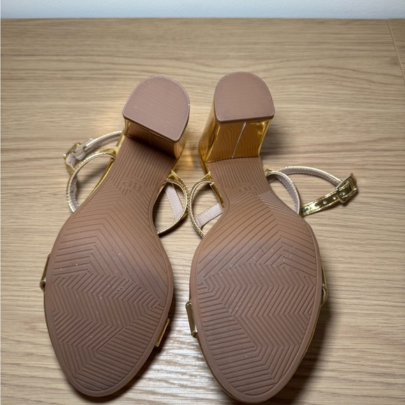 bp Gold Minimalist Heels - Picture 4 of 6